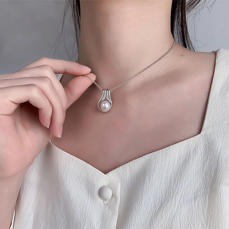 Custom design 925 sterling silver small fine zircon diamond set women freshwater pearl pendant