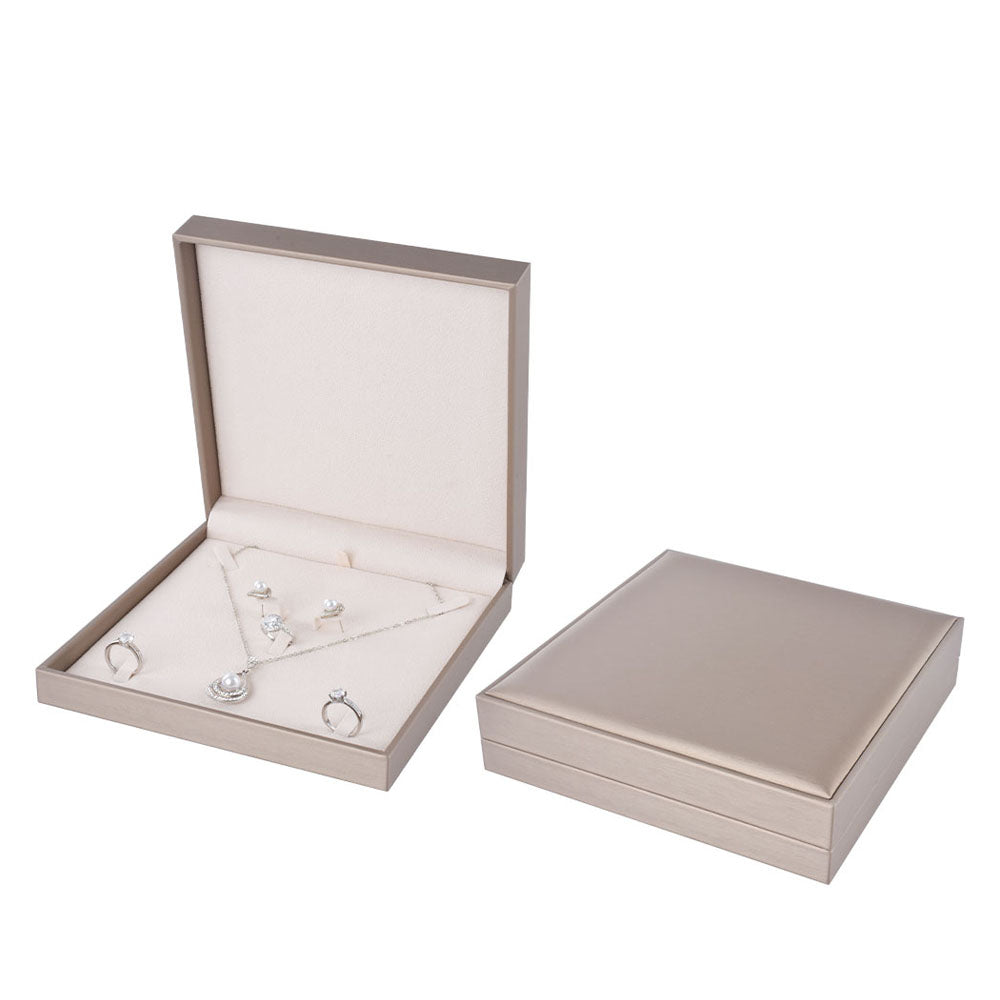 3Pcs 7 1/2"*7 1/2“*1 7/9” Champagne PU Necklace Boxes