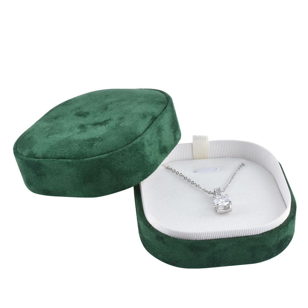 pendant necklace side