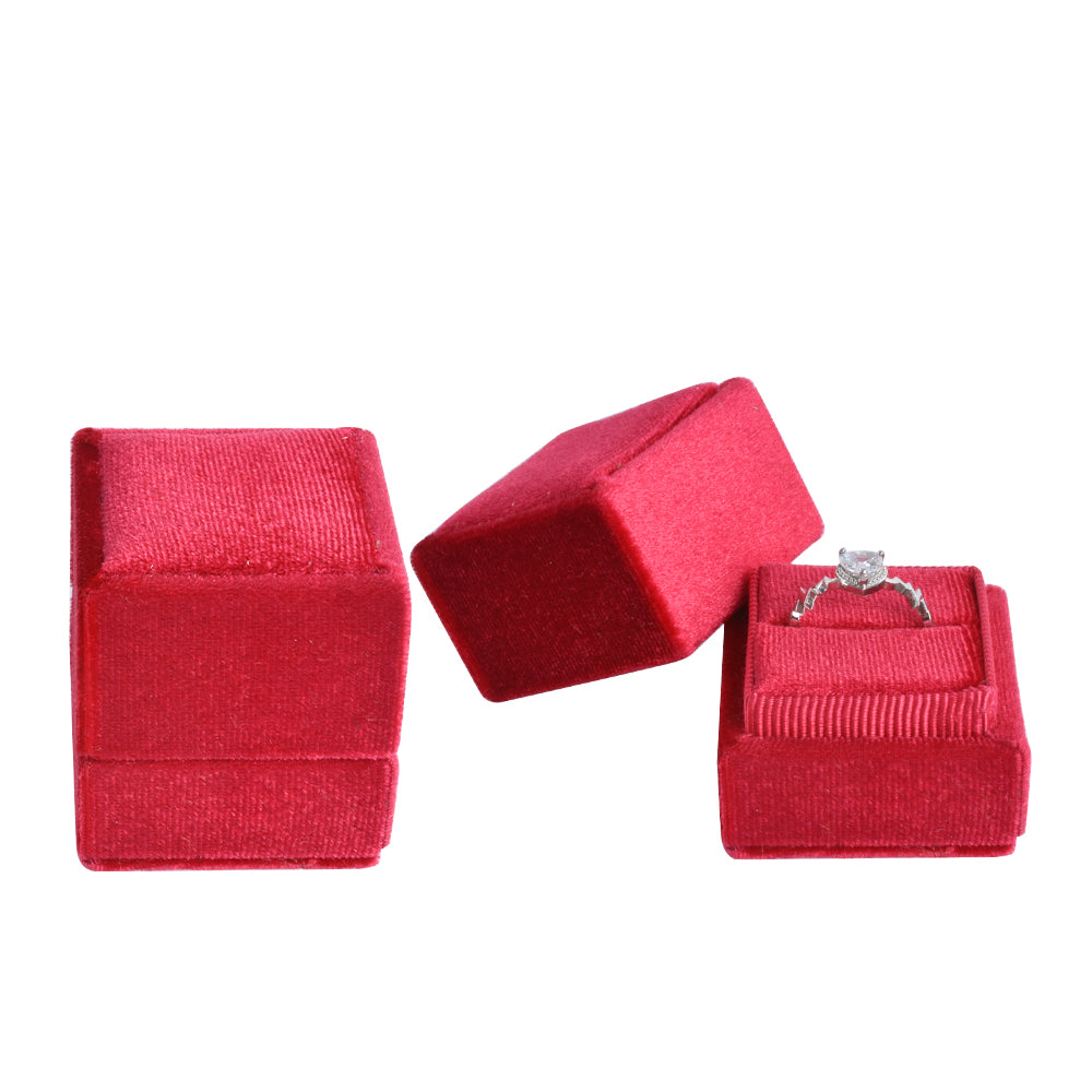 Red Square Single Velvet Ring Box, product view 1