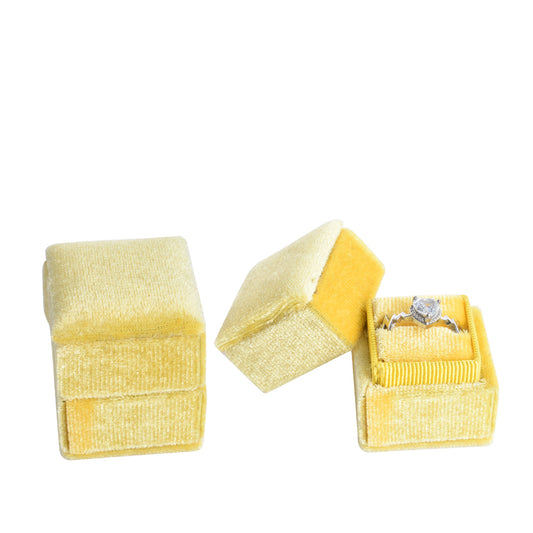 ring box - Yellow Mini Square Velvet Ring Box V04-R1 Y open view
