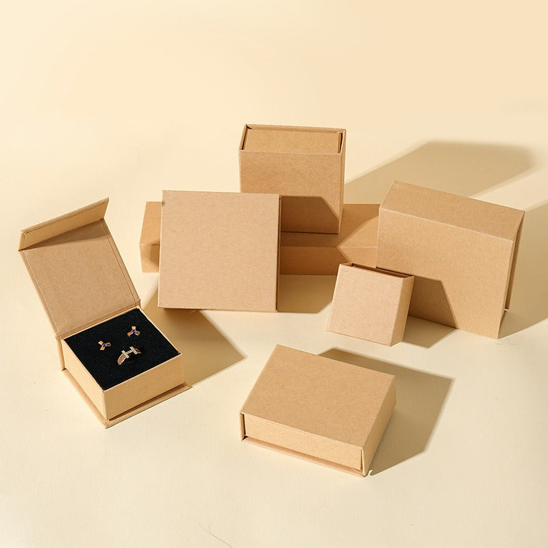 Kraft paper magnetic jewelry box material and closure detail