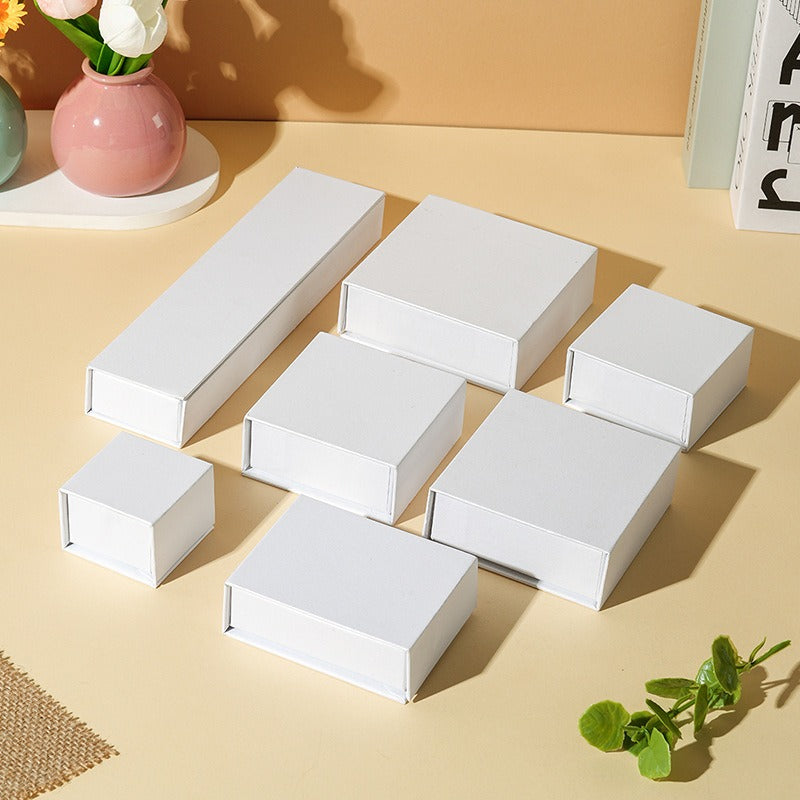 Custom pearl white magnetic jewelry box size and product view