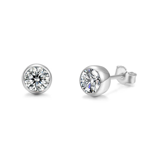 Jeweller Buy Classic 925 Sterling Silver Stud Earrings with Fine Round Moissanite Diamond Trendy Claw Setting