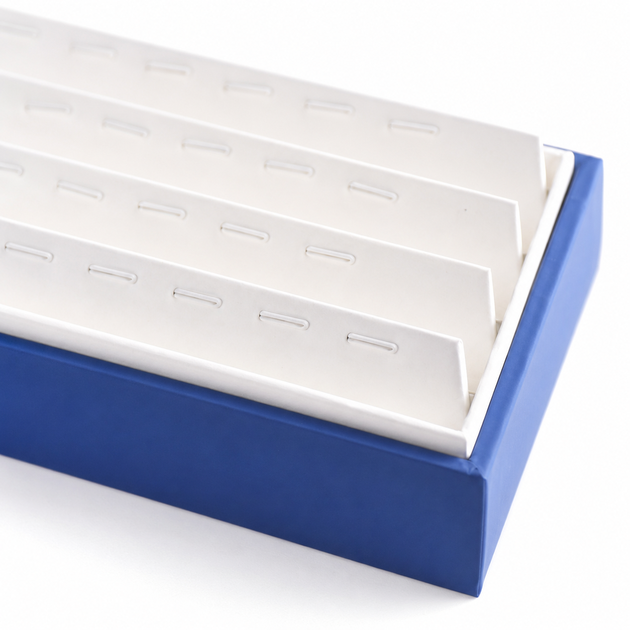 High-capacity blue and white organizer tray for up to 28 pendants