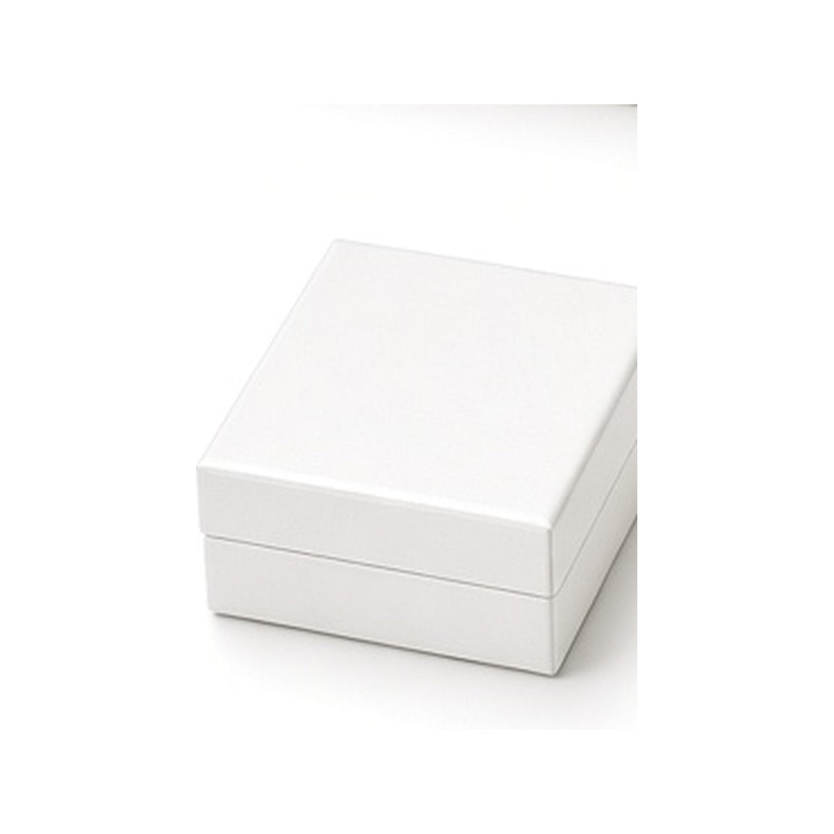 Pearl white custom magnetic jewelry box in 7 x 7 x 3.5 cm