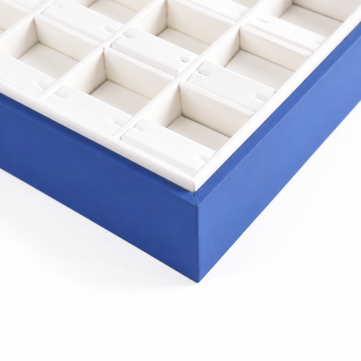 earring display - 15 Blue White Earring Tray Holders T046H15-W detail view