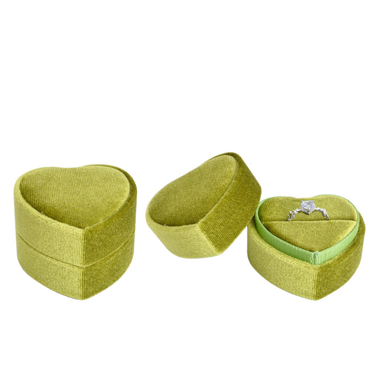 ring box - Green Heart-Shaped Velvet Ring Box V10-R1 G open view