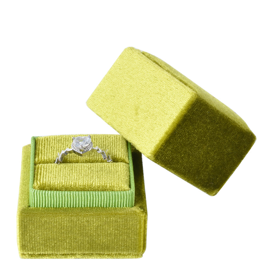 ring box - Green Square Single Velvet Ring Box V07-R1 G front view