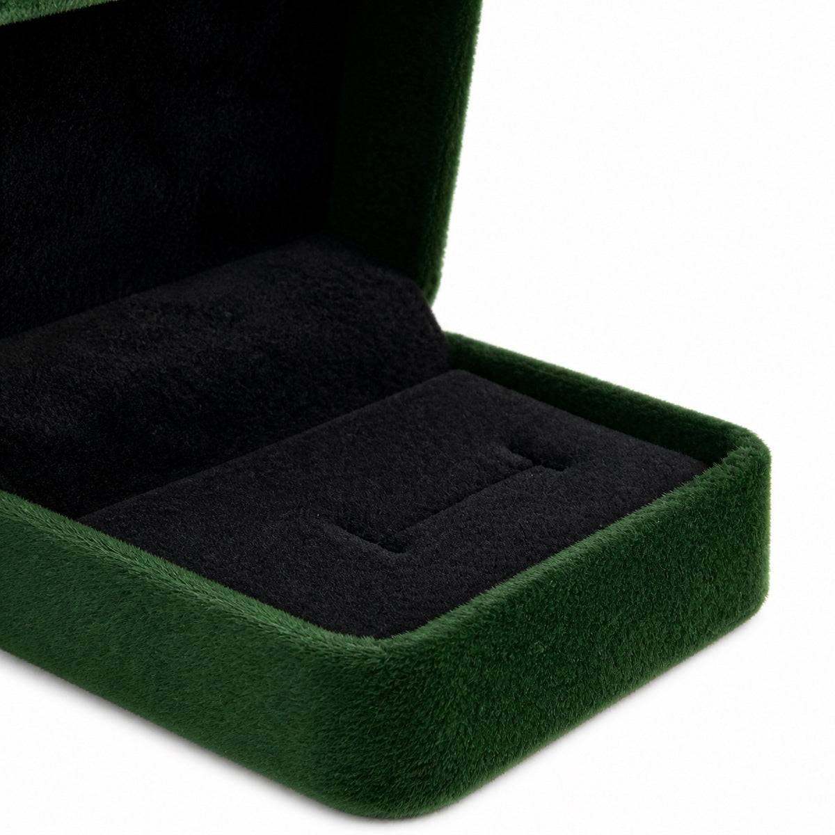 V37R-G green velvet ring box rounded corner texture detail