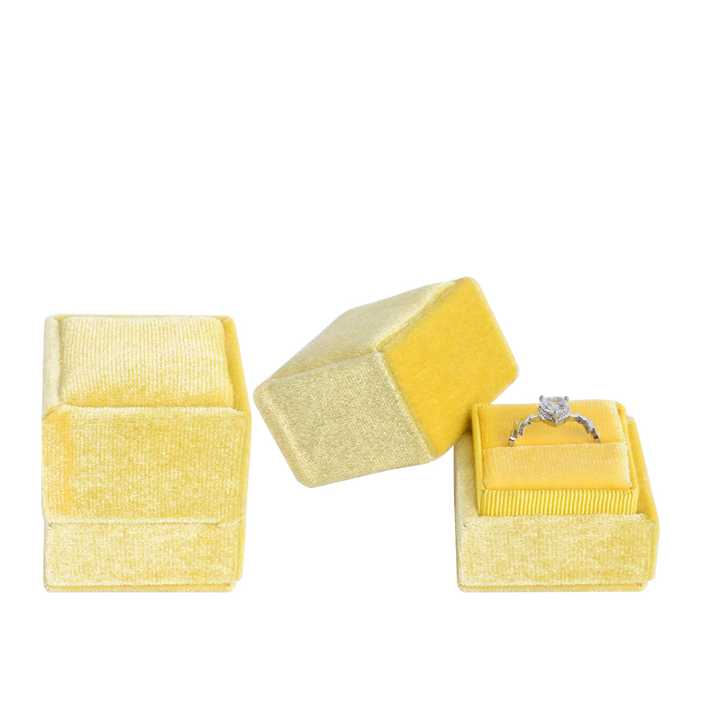Yellow Square Single Velvet Ring Box, product view 1